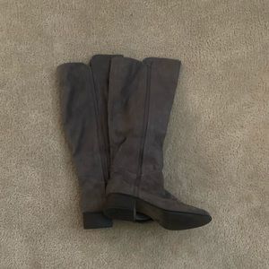 Grey suede winter boots